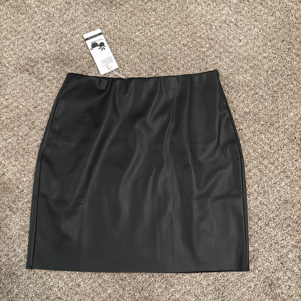 Elegant Black Women's Skirt